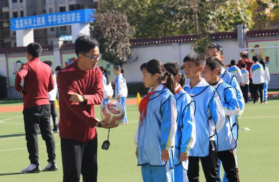篮球老将如何通过瑜伽提升柔韧性_2